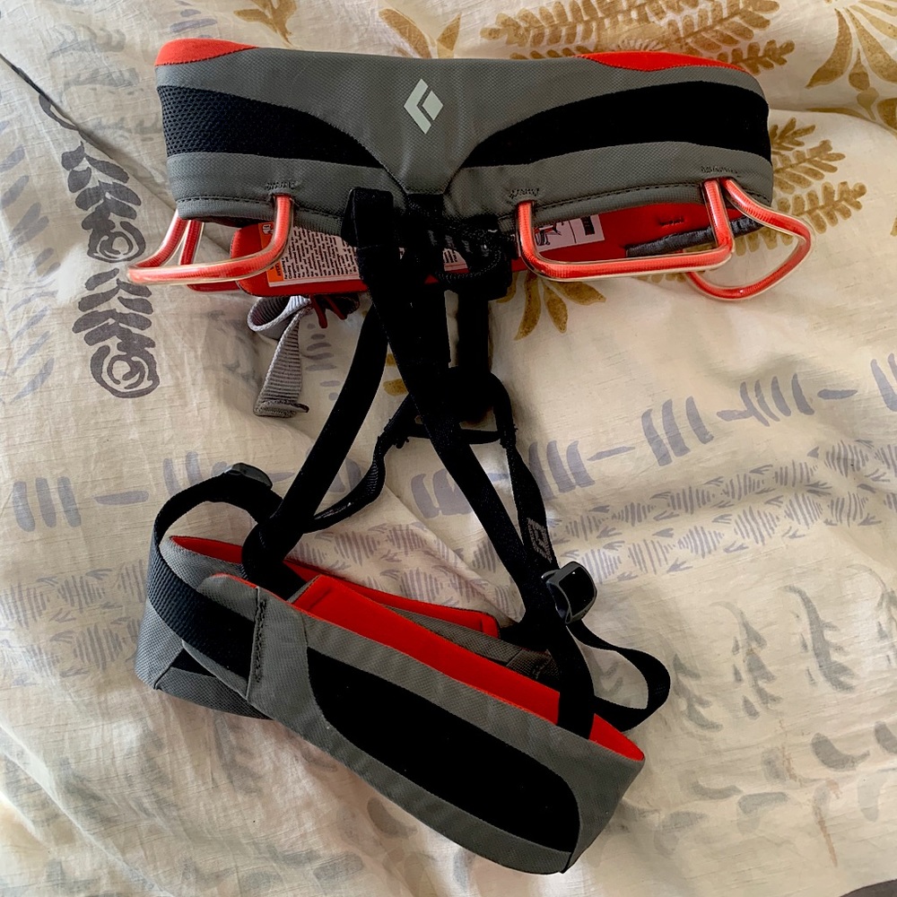 Sz S Brand New Black Diamond Rock Climbing Harness